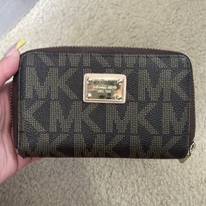 Michael Kors mini wallet